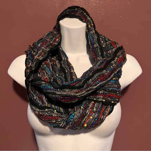 New Beautiful Versitile Colorful Pattern Soft Scarf
OSFM - Picture 1 of 4